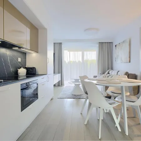 דירה Blue Mare Posesja Kapitanska A01, 70m Beach, Ogrodek, Parking, Rowery גרצי'יבובו